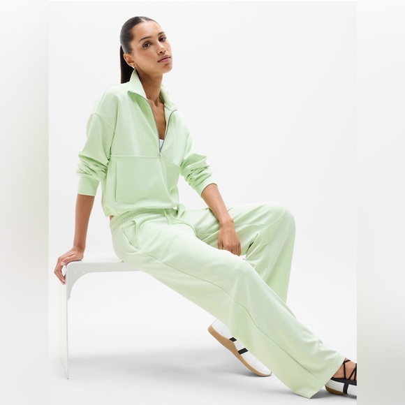 Athleta Seesaw Seasoft Mid Rise Straight Pant Honeydew Green NWT $99 - Picture 3 of 14